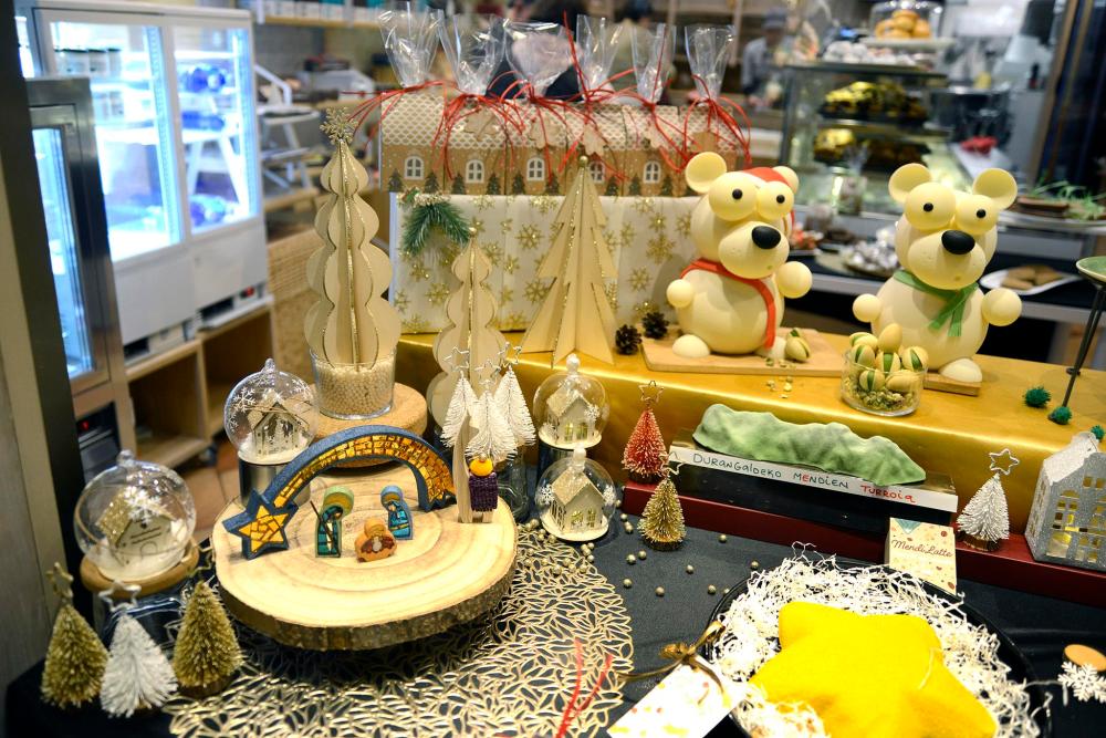 ¡Vota al escaparate navideño que más te guste hasta el jueves!