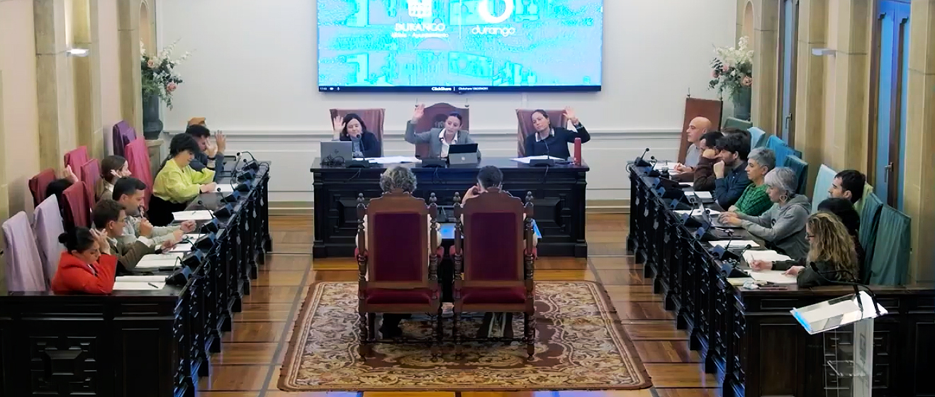 Durango aprueba la ordenanza que prohíbe los botellones y avanza en la que regulará los huertos lúdicos