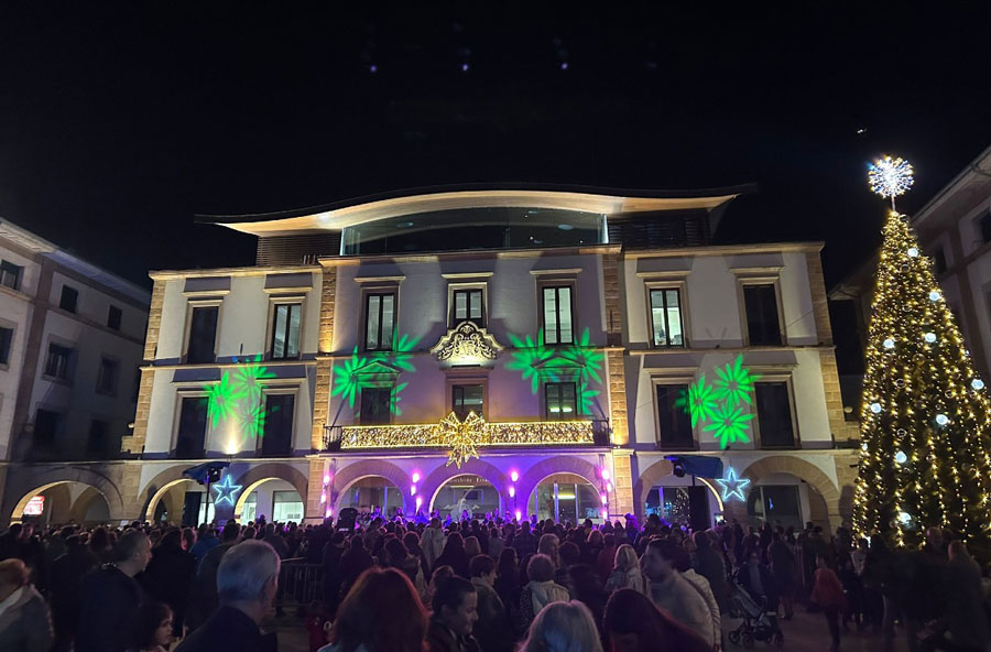 Amorebieta-Etxano da la bienvenida a su Navidad más brillante