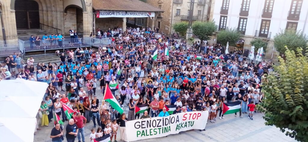 La coordinadora de Durangaldea en apoyo a Palestina mantiene sus protestas en contra del genocidio