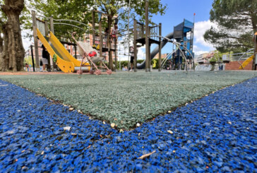 El pavimento de la zona de juegos de Ezkurdi se renovará para que sea más seguro y accesible