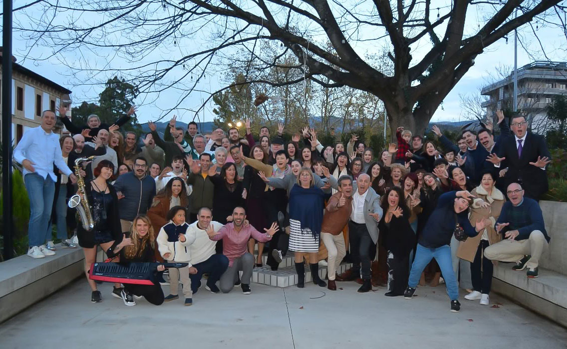 Homenaje sorpresa al sensei José Luis Salas por sus 50 años de dedicación a las artes marciales