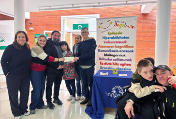 Uztai taldea recauda casi 1.000 euros para la asociación Síndrome de Angelman en el Txikigym