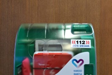 Amorebieta refuerza su red de desfibriladores con 5 unidades más