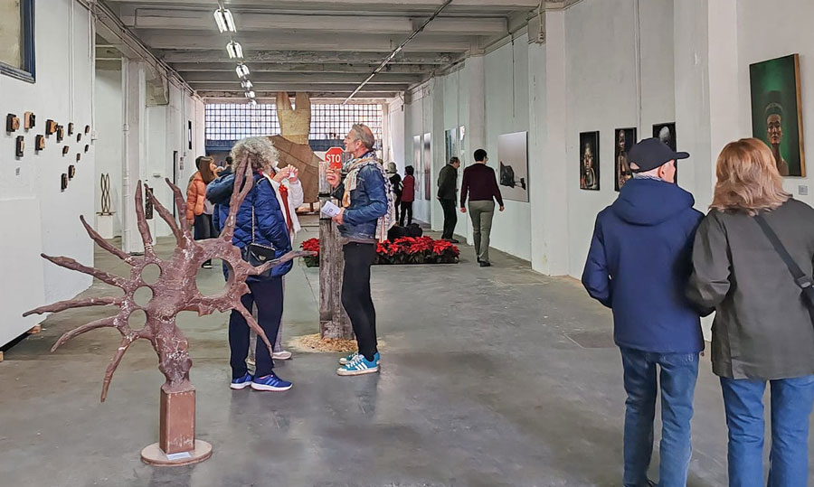 El colectivo Eskuahaldunak inaugura hoy su nueva exposición