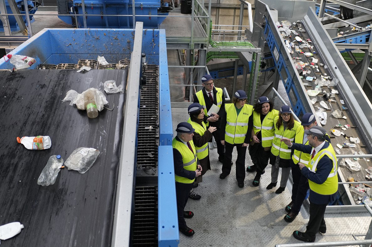 La renovada planta de BZB en Amorebieta refuerza la capacidad de reciclaje de envases en Bizkaia