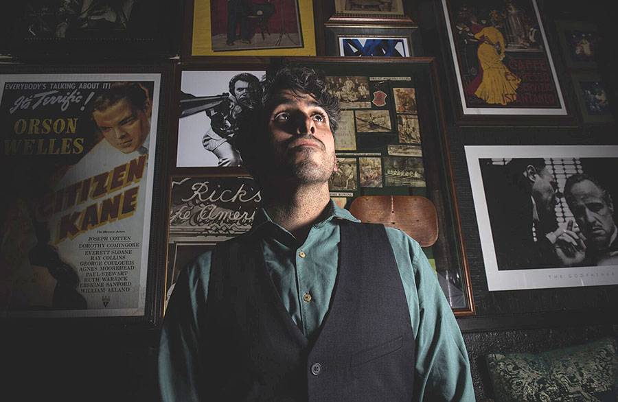 “Si rascas un poco, todas las canciones hablan de amor”