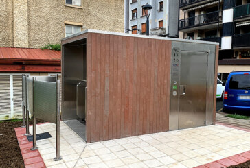 Zaldibar instala su primer aseo público en la avenida Euskal Herria
