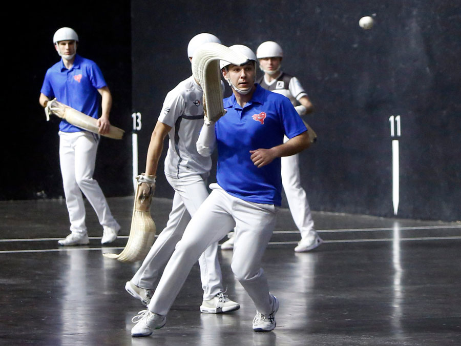 El campeonato de cesta punta de las Euskal Jaiak reunirá a 72 pelotaris en el frontón de Ezkurdi