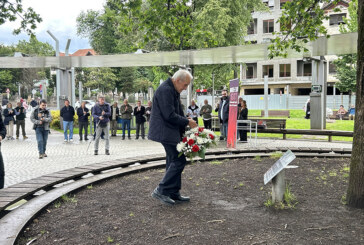 Amorebieta homenajea a Aita Román Urtiaga y reivindica la memoria de los niños de la guerra