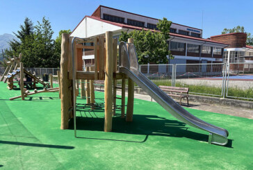 Maiztegi Herri Eskola cuenta con un nuevo parque infantil inclusivo