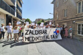 Pensionistas de Zaldibar denuncian la falta de pediatras y que sólo hay un médico de los dos asignados